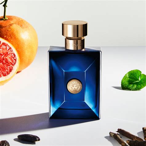 versace eros notas|Versace dylan blue notes.